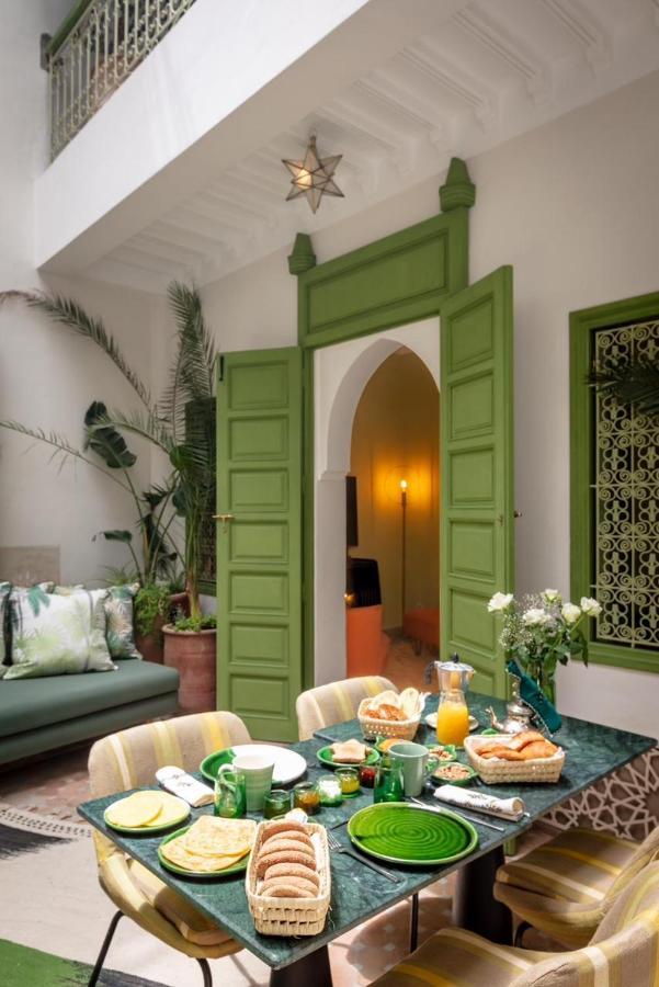 Riad Dar Adal Exclusivite 2 A 6 Personnes Petit Dejeuner Compris Place Jemaa El Fna Marrakesh Esterno foto
