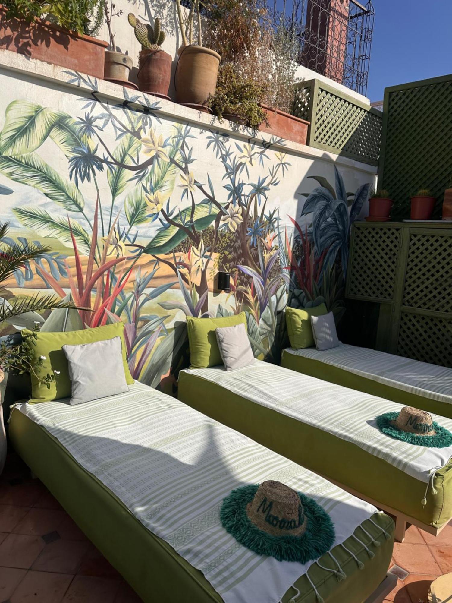Riad Dar Adal Exclusivite 2 A 6 Personnes Petit Dejeuner Compris Place Jemaa El Fna Marrakesh Esterno foto