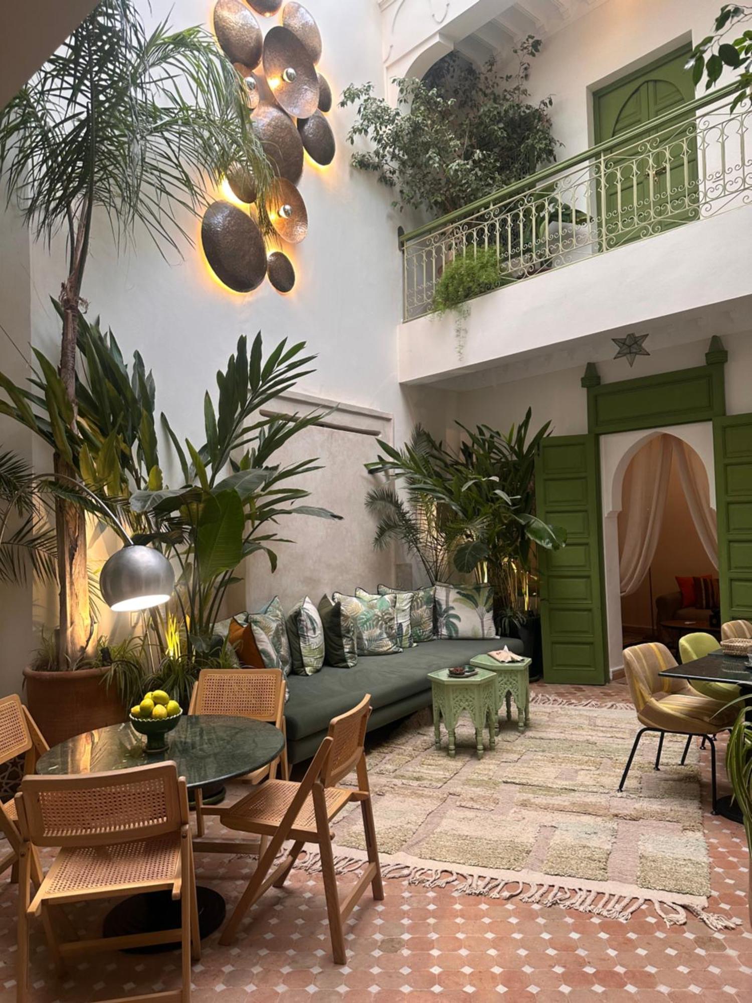 Riad Dar Adal Exclusivite 2 A 6 Personnes Petit Dejeuner Compris Place Jemaa El Fna Marrakesh Esterno foto