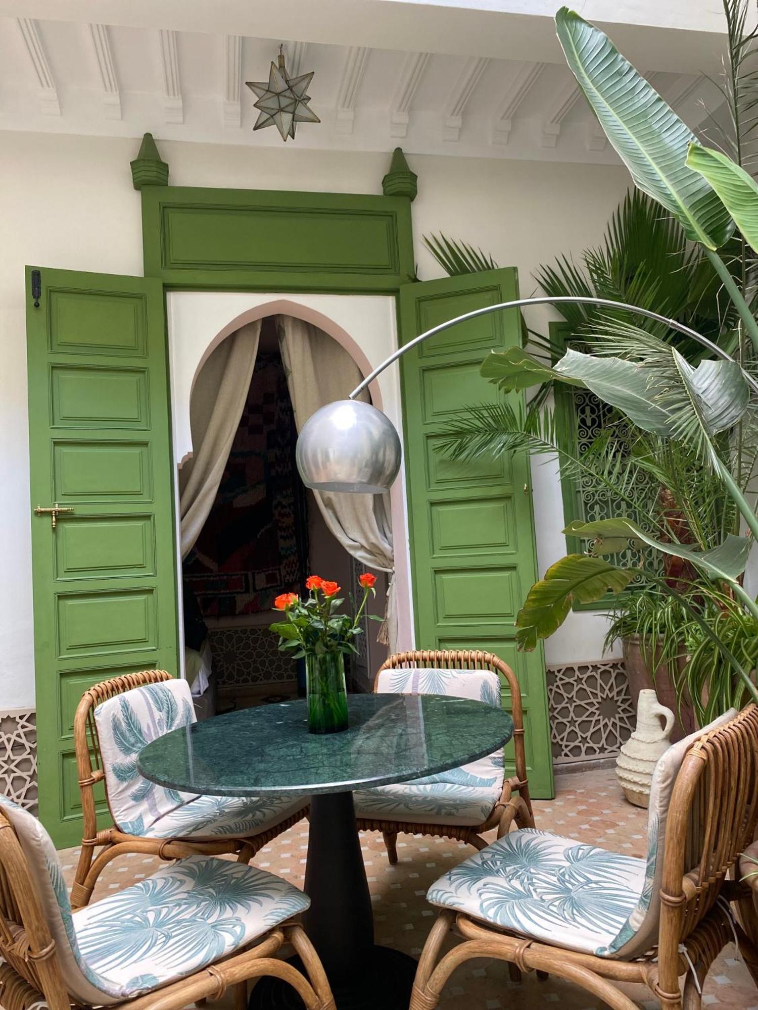 Riad Dar Adal Exclusivite 2 A 6 Personnes Petit Dejeuner Compris Place Jemaa El Fna Marrakesh Esterno foto