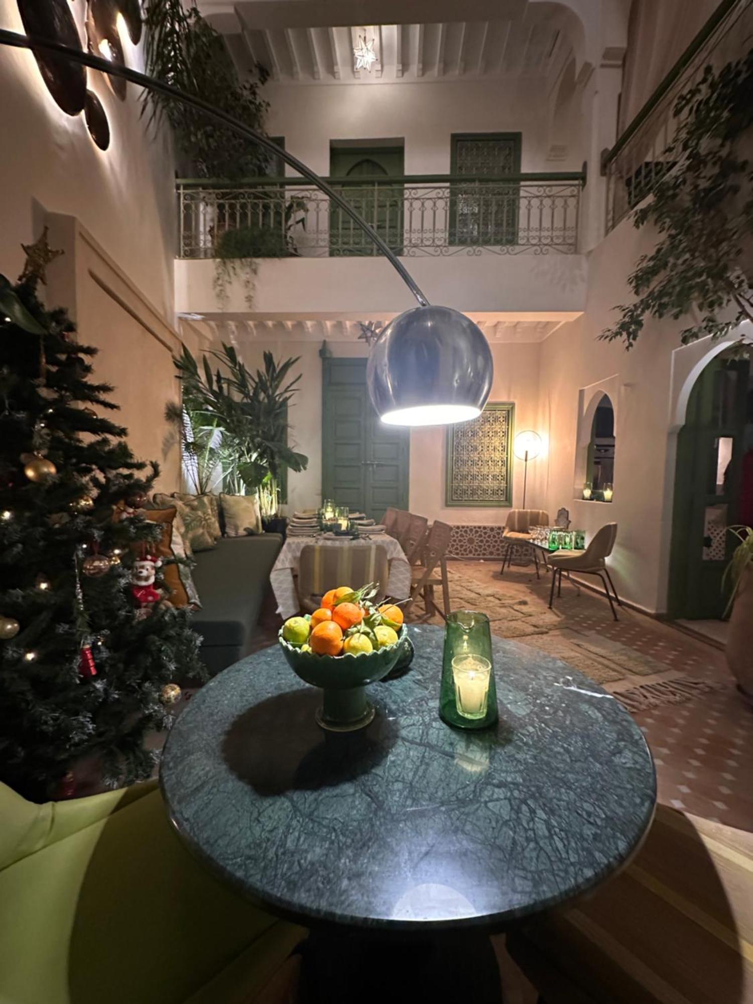 Riad Dar Adal Exclusivite 2 A 6 Personnes Petit Dejeuner Compris Place Jemaa El Fna Marrakesh Esterno foto