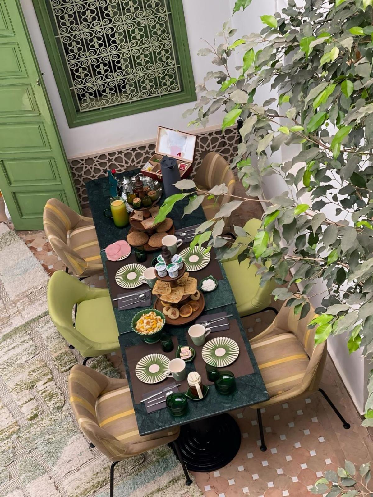 Riad Dar Adal Exclusivite 2 A 6 Personnes Petit Dejeuner Compris Place Jemaa El Fna Marrakesh Esterno foto