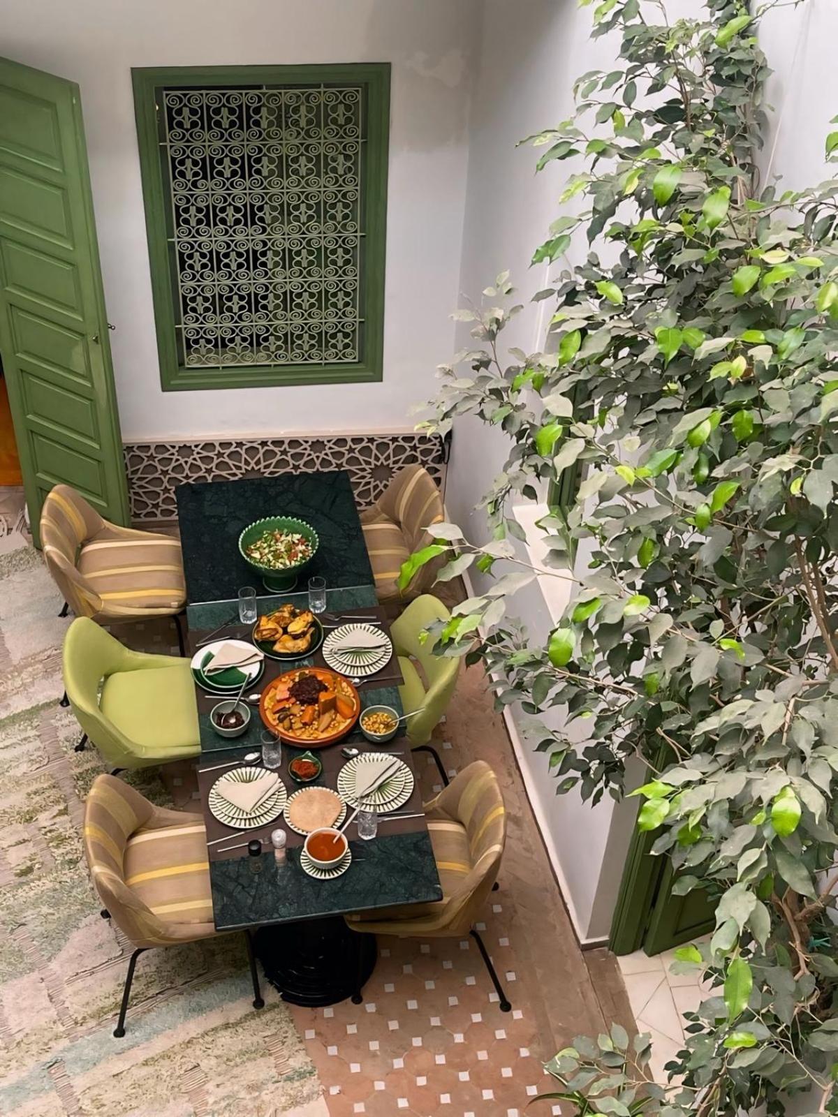 Riad Dar Adal Exclusivite 2 A 6 Personnes Petit Dejeuner Compris Place Jemaa El Fna Marrakesh Esterno foto