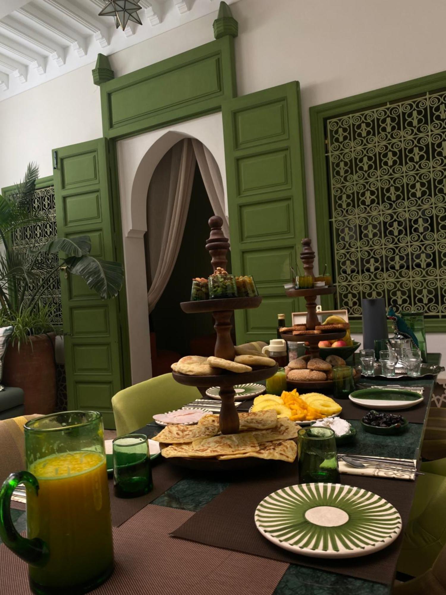 Riad Dar Adal Exclusivite 2 A 6 Personnes Petit Dejeuner Compris Place Jemaa El Fna Marrakesh Esterno foto